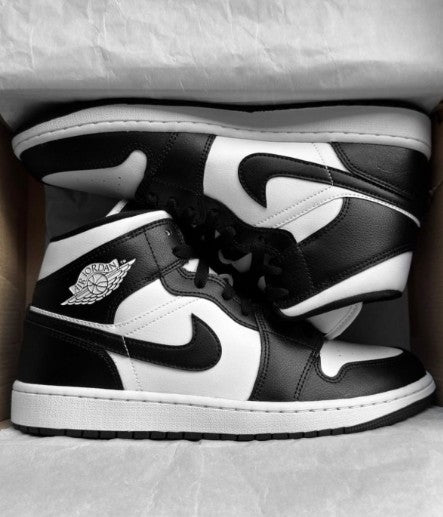 N_ike Air Jordan 1 High OG Black White