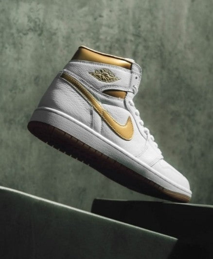 N_ike Air Jordan 1 Retro High OG Metallic Gold