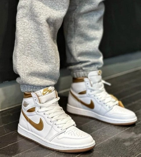 N_ike Air Jordan 1 Retro High OG Metallic Gold