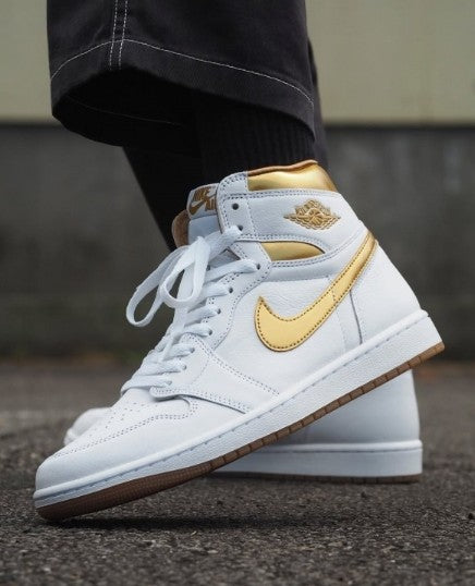 N_ike Air Jordan 1 Retro High OG Metallic Gold
