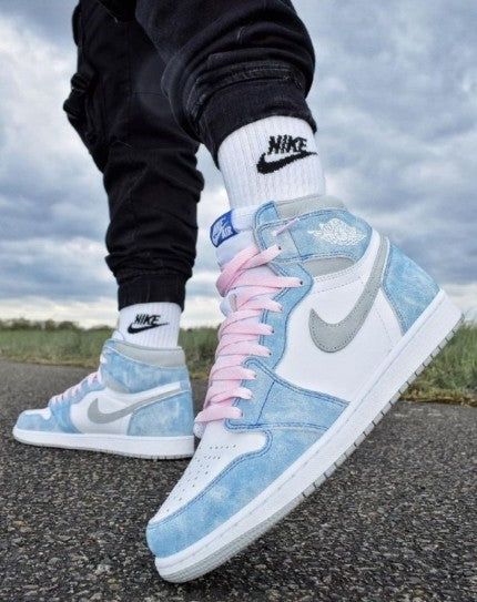 N_ike Air Jordan 1 High Hyper Royal