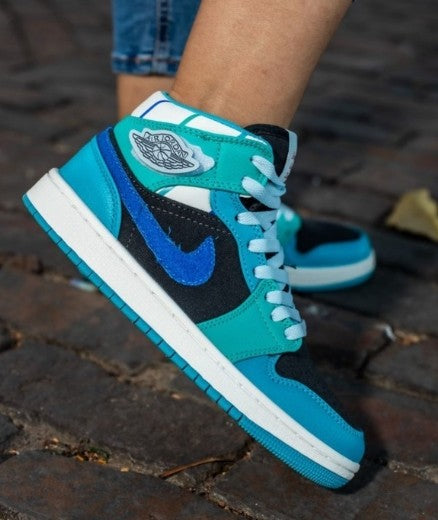 N_ike Air Jordan 1 Mid School