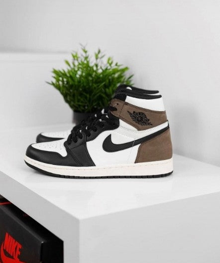 Air Jordan 1 Retro High OG 'Dark Mocha' UA