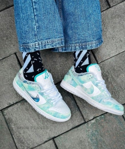 Nike SB Dunk Low Steam Puppet