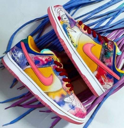 N_ike SB Dunk Low Friends & Family