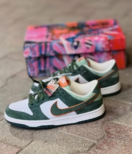 Otomo Katsuhiro x Nike SB Dunk Low "Steamboy OST"