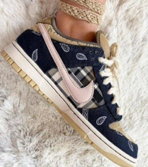 Nike SB Dunk Low Travis Scott “Bandana”
