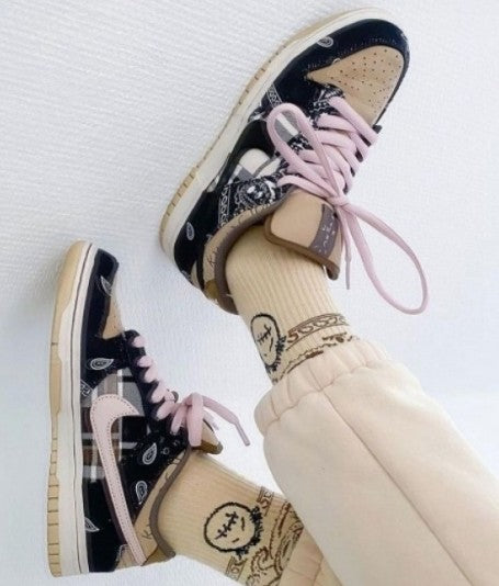 Nike SB Dunk Low Travis Scott “Bandana”