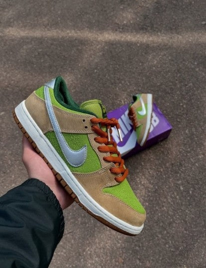 N_ike SB Dunk Low Escargot