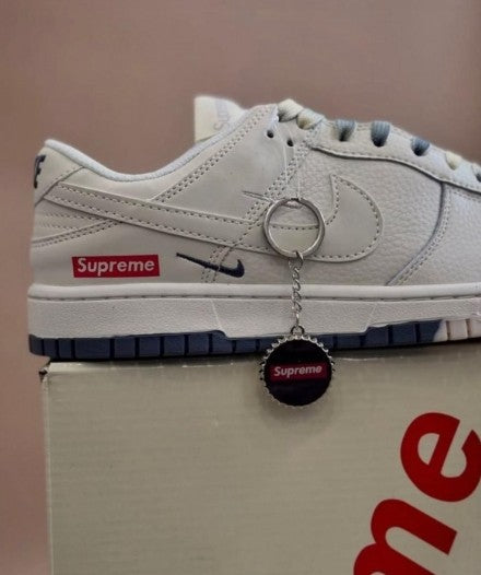 Supreme x Dunk Low