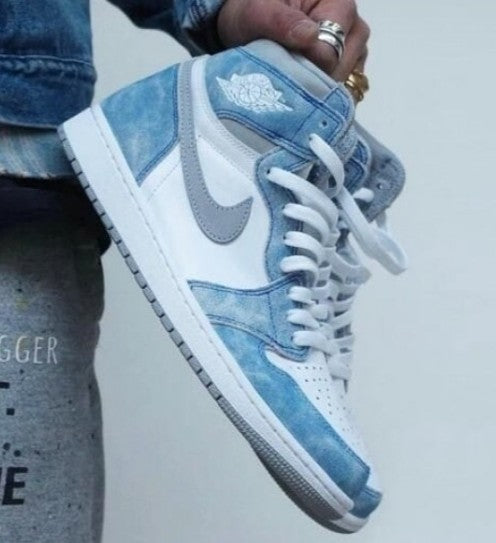 N_ike Air Jordan 1 Hyper Royal