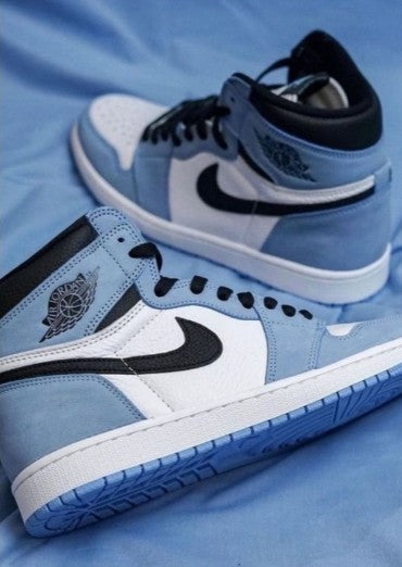 Nike Air Jordan 1 High “University Blue”