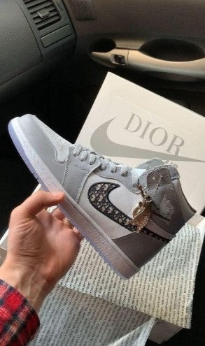 N_ike Jordan 1 High Semi-UA