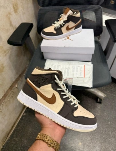 N_ike Air Jordan 1 Mid SE Brown Basalt Oatmeal Semi UA