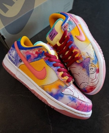 N_ike SB Dunk Low Friends & Family