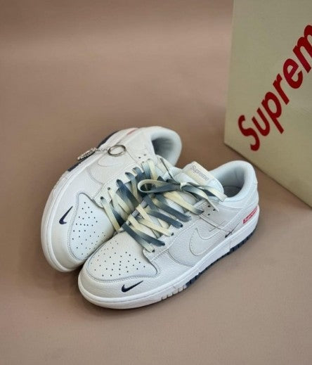 Supreme x Dunk Low